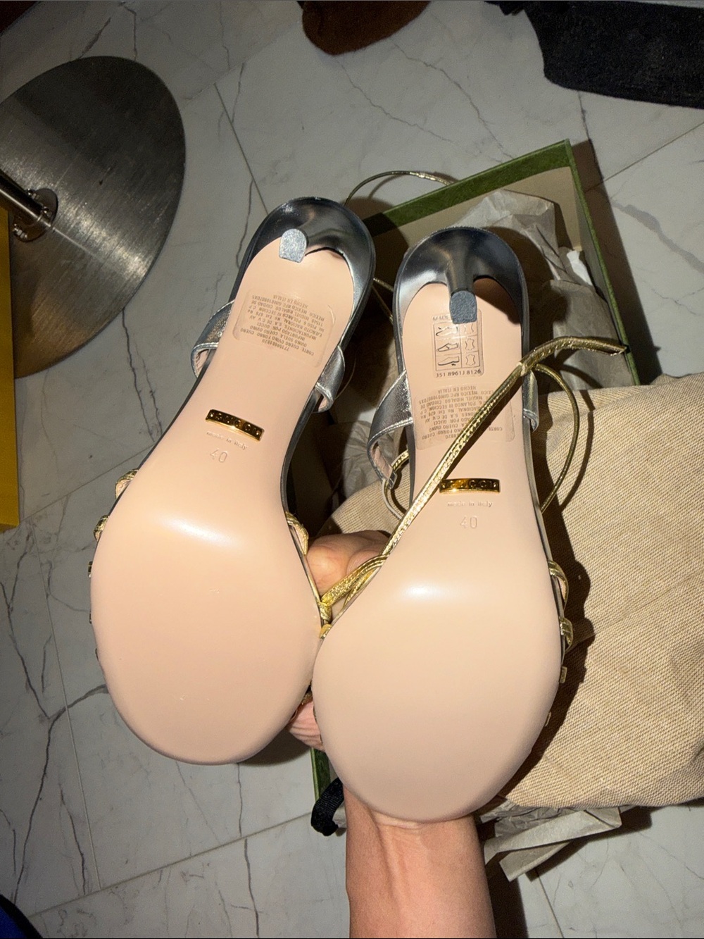 gucci whona crystal embellished metallic leather sandals - Picture 5 of 8